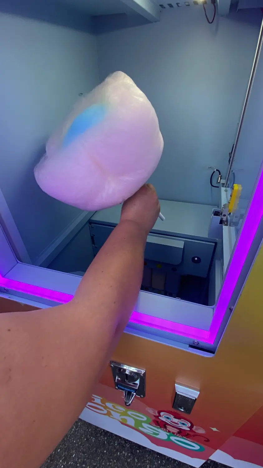 Kinder genießen Zuckerwatte von Pasquale Granauro, Gaetano Collerone, Andreas Köhln